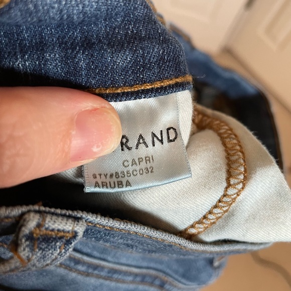J BRAND DENIM Midrise Jean Capri in Aruba - Picture 7 of 12